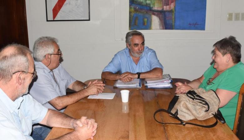 El intendente Fernández anunció el adelanto de los cobros para municipales de Trenque Lauquen